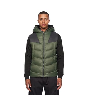 100% Nylon. Ontwerp: Contrastpaneel, Gewatteerd. Gemerkte ritstrekker, Zelfkant stof. Halslijn: Kapitein. Mouwtype: Mouwloos. Zakken: 2 Zijzakken, 1 Binnenzak, Rits. Bevestiging: Volledige ritssluiting. S: 38 in.