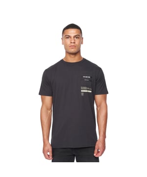 100% Katoen. Stof: Zachte aanraking. Ontwerp: Achterdruk, Logo. Hals: Crew Neck. Mouwtype: Korte mouwen. Stof Technologie: Ademend, Duurzaam, Lichtgewicht. Pasvorm: Relaxed model. S: 38 in. M: 40 in. L: 42 in. XL: 44 in. XXL: 46 in.