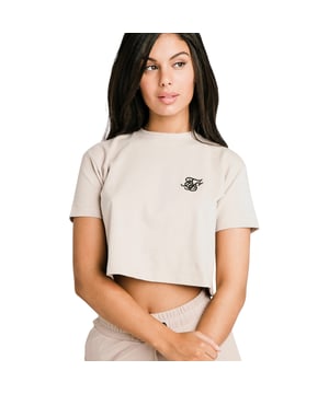 95% Katoen, 5% Elastaan. Ontwerp: Logo. Hals: Crew Neck. Mouwtype: Korte mouwen. Lengte: Bijgesneden. Geschikt voor: Boxy. 6 VK: 30 in.
