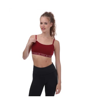 95% Katoen, 5% Elastaan. Ontwerp: Logo, eenvoudig. Stoftechnologie: Lichtgewicht. Medium ondersteuning. Passend: Gemonteerd. M: 34 in. L: 36 in. XL: 38 in.