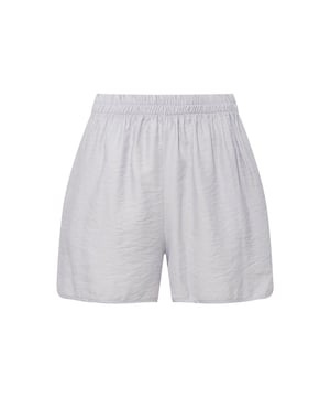 Mini-Shorts mit elastischem Bund, Seitenschlitzen und Taschen.

Material: Hergestellt aus Stoff mit 80 % Polyester und 20 % Viskose.
