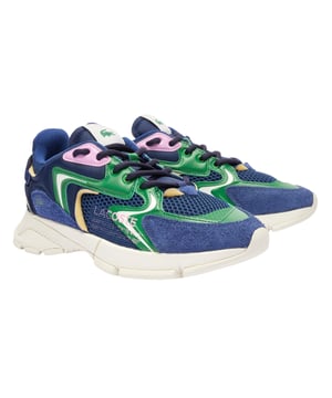 Marke: Lacoste. Obermaterial: Netzmaterial, Wildleder-Overlays, Synthetischer Stoff. Einlegesohle: Mit Markenzeichen. Laufsohle: Synthetischer Stoff. Ösen: 6. Gepolsterter Schaftrand, Gepolsterte Zunge. Absatz: Grob flach. niedrig geschnitten. Design: Kontrast, Logo, Gemustert. Zehenstil: Rund. Sohle: Klobig. Zum Schnüren.