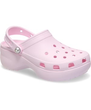 We created a style-relevant version of our Classic icon for her. Introducing the Classic Platform, featuring a heightened, contoured outsole that supports the upper you know and love with a slimmer, sleeker look