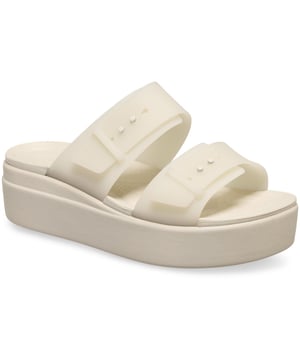 Moeiteloze stijl, superieur comfort en ultieme veelzijdigheid van de garderobe komen samen in de Crocs Brooklyn-collectie. Met innovatieve LiteRide-schuimtechnologie aan de binnenkant - omdat je nooit hoeft te kiezen tussen er goed uitzien en je goed voelen