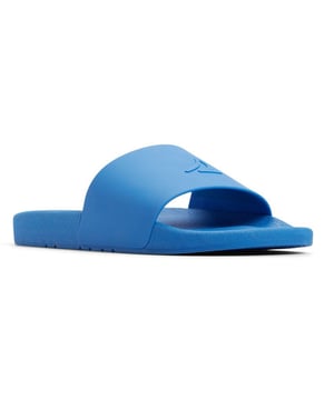 Sandalen zo comfortabel en handig als dat ze stijlvol zijn. Deze slippers zijn veelzijdig en klaar voor alles, van je avonturen aan het water tot achtertuinbarbecues. Gemaakt van lichtgewicht rubber, deze slippers dempen elke stap.