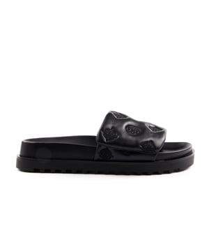 Guess Fabio Logo 4G Pivoine Damen Pantoletten Schwarz Polyurethan. Authentischer Schuh der Marke Guess - Streetwear/Sportswear Design von Guess - Guess für modebewusste Frauen, perfekt für den Alltag - Die schwarze Guess Pantoletten lassen sich ideal mit der restlichen Garderobe kombinieren - Bequeme Polyurethan-Materialien - Klassische Schnalle - Fabio Logo 4G Pivoine - Synthetisch.