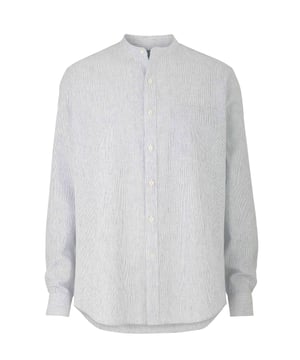 A lightweight 55% linen / 45% cotton blend shirt decorated with white and navy stripes. A smart option for the warmer months. Generously proportioned classic fit with a stylish grandad collar, split yoke, long tails and chest pocket.