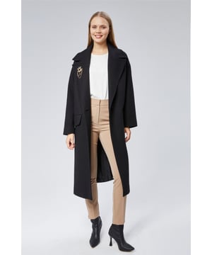 De zorgvuldig ontworpen openwear-collectie van Homestore is gecreëerd om jouw moderne en elegante stijl op zijn best te weerspiegelen. Onze producten combineren verfijning en comfort en zijn gemaakt van hoogwaardige stoffen, waardoor ze ideaal zijn voor dagelijks gebruik of speciale gelegenheden. Met een ademende en lichte structuur zijn deze ontwerpen geschikt voor alle seizoenen en bieden ze veelzijdige stylingopties, waardoor ze een onmisbaar onderdeel van je garderobe worden.

Homestore voegt een unieke touch toe aan de modewereld met aandacht voor detail en tijdloze ontwerpen. Onze producten zijn ontworpen met elegante snitten, moderne lijnen en duurzaamheid om perfect aan de stijl van elke vrouw te voldoen. Van klassiek tot eigentijds bieden deze stukken zowel comfort als esthetiek in één.