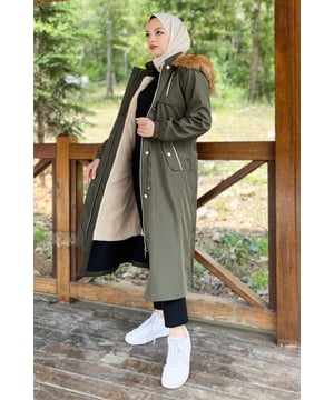 Stoffmerkmal: Hergestellt aus Verbundstoff.Produktmerkmal: Es handelt sich um ein neues Hijab-Modemodell der Saison. Es hat ein Futter aus Fell. Es verfügt über einen vorderen Reißverschluss, der verwendet werden kann. Es gibt eine Tasche. Die Kapuze ist abnehmbar. Es hat einen Taillengürtel. Aufgrund von Konzeptaufnahmen kann es zu leichten Farbunterschieden zum Produkt kommen. Das Model trägt Größe 38.Größenangaben für Größe 38 Mant