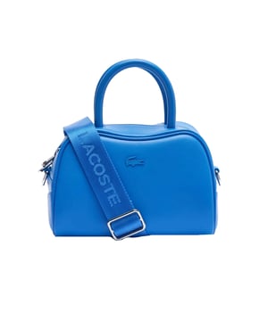 Kuh Leder, Polyester, Polyurethan. Marke: Lacoste. Länge: 22,1 cm. Höhe: 15,24 cm. Tiefe: 5 in. Riemenlänge: 130 cm. Taschenart: 1 Innentasche, Reißverschluss. Fächer: 1 Hauptfach. Taschenmerkmale: Verstellbarer Gurt. Design: Logo, Unifarben. 2-Wege-Reißverschluss.