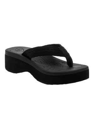 Materiaal: EVA. Stof: Linnen, Badstof, Webbing. Binnenzool: EVA. Zachte structuur. Platform. Hakhoogte: 2.1in. Ontwerp: Vogels, Chevron, Reliëf, Logo, Bomen. Teenstijl: Open. Fastening: Slip-on, Web Strap.