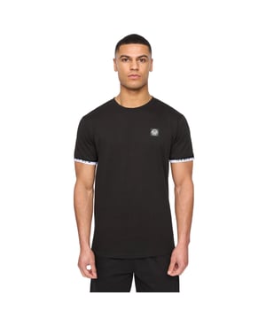Baumwolle, Polyester. Gewebe: Fleece, Weiche Haptik. Design: Logo, Unifarben, Gummi-Abzeichen. Taille: Elastisch. Streifen mit Logo. Inhalt: 1 Shorts, 1 T-Shirt. Rundhalsausschnitt. Bündchen: gerippt. Kurzärmlig. S: 96,52 cm. M: 102 cm. L: 107 cm. XL: 112 cm, 112 cm. XXL: 116,84 cm.
