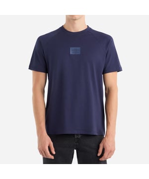 100% Baumwolle. Gewebetechnik: Leicht. Gewebe: Single Jersey. Design: Box Logo. Nahtdetail. Rundhalsausschnitt. Raglanärmel, Kurzärmlig. XS: 88,9 cm. S: 93,98 cm. M: 102 cm. L: 109 cm. XL: 116,84 cm. XXL: 124,46 cm.