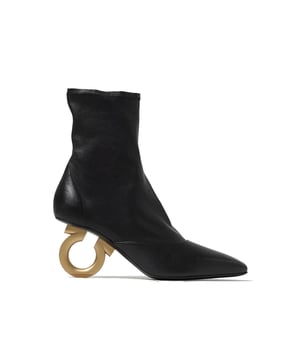 '- Samenstelling: 100% Lamsleer - Binnenkant: Leer - Binnenzool: Leer - Zool: Leer - Vierkante neus - Hak 7 cm - Instapmodel - Sokmodel - Medium schacht - Elastische enkel - Versterkte hiel - Metalen hak van Gancini Ferragamo - Gemaakt in Italië - Geslacht: VROUWEN -