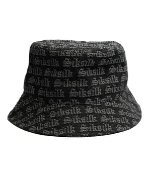 75% Katoen, 20% Viscose, 5% Polyester. Stof: Denim, Jacquard. Ontwerp: All-over print, herhalend logo. 360 rand.