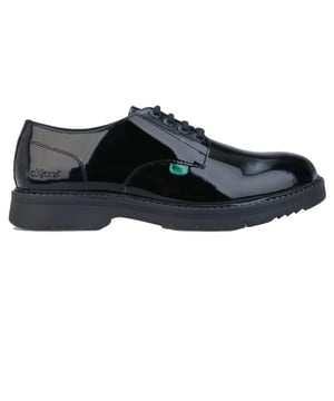 Marke: Kickers. Obermaterial: Leder. Futterstoff: Stoff. Laufsohle: Synthetischer Stoff. Ösen: 4. Gewebetechnik: langlebig. Absatz: Flach. niedrig geschnitten. Design: Geprägt, Logo, Unifarben. Zehenstil: Rund. Zum Schnüren.