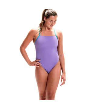 53% gerecycled polyester, 47% PBT. Stof: Eco Endurance+. Ontwerp: Logo, Effen. Stijl achterkant: Rooster. Bevestiging: Pull-On. Halsuitsnijding: Vierkant. Ondersteuning buste, Bewegingsvrijheid in het water, Hoog uitgesneden been, Gevoerd. Stoftechnologie: Chloorbestendig, Duurzaam, Sneldrogend. Contrasterende bandjes. Duurzaamheid: Milieuvriendelijk, gemaakt van gerecycleerde materialen.