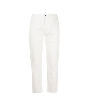 De Reign herenbroek is de perfecte combinatie van elegantie en comfort. Ze zijn gemaakt van hoogwaardige stoffen en bieden een optimale pasvorm en duurzaamheid. Verfijnde details, zoals de precieze afwerking en de keuze van fijne materialen, maken ze ideaal voor zowel werk als vrije tijd. Een veelzijdig en stijlvol kledingstuk dat niet mag ontbreken in de garderobe van elke man.