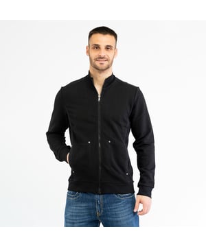 Bringen Sie mit der Jacke von BIKKEMBERGS Raffinesse und Charakter zum Ausdruck: klare Silhouette, präzise Passform und großstädtischer Geist.