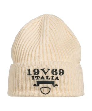 Diese stylische Strickmütze ist der perfekte Begleiter für kalte Tage. Sie besteht aus weichem, warmem Material und bietet optimalen Tragekomfort. Das modische Design mit dem gestickten „19V69“-Logo verleiht jedem Outfit eine trendige Note. Erhältlich in verschiedenen Farben, passend zu jedem Stil.