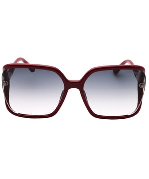 Erleben Sie den markanten und faszinierenden Stil der Tom Ford Sonnenbrille mit glänzendem Fuchsia-Rahmen und rauchfarbenen Verlaufsgläsern. Mit der perfekten Größe von 60 x 17 x 120 mm wertet diese Sonnenbrille Ihren Look auf und setzt überall ein Statement. Tauchen Sie ein in die Welt von Luxus und Eleganz mit Tom Ford