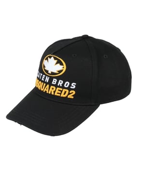 Die DSQUARED2 Maple Leaf Baseballkappe ist ein stylisches und vielseitiges Accessoire. Mit ihrem klassischen Schwarz und dem markanten DSQUARED2-Logo auf der Vorderseite setzt diese Kappe ein echtes Statement. Der Dean &amp; Dan-Schriftzug auf der Rückseite verleiht ihr eine einzigartige Note. Hergestellt aus 100 % Baumwolle bietet sie Komfort und Strapazierfähigkeit. Perfekt für jeden Anlass - ein Must-have für modebewusste Menschen. Nur für kurze Zeit erhältlich, also schnappen Sie sich Ihre Kappe, bevor sie vergriffen ist!