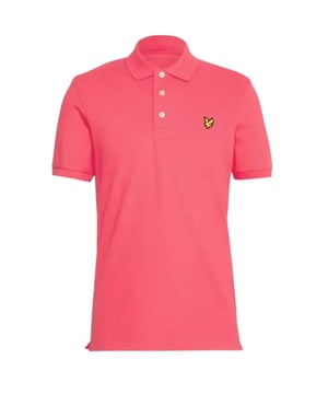 Lyle & Scott roze poloshirt, Lyle & Scott felroze polo, gemaakt in Turkije, geborduurd merklogo op de linkerborst, effen poloshirt, felroze kleur, effen polo, knoopsluiting, elastische mouwuiteinden, 97% katoen, 3% elastaan