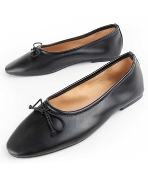 Casual ballerina voor dames. Comfortabele pasvorm. Gefabriceerd door andere merken voor ons merk.