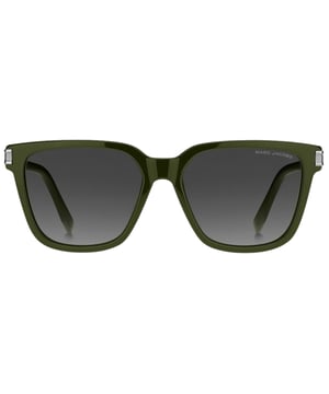 Ontdek de gedurfde en verfijnde stijl van Marc Jacobs met deze donkergrijze SF-lensed donkergroene zonnebril. Verrijk elke look met de opvallende combinatie van groene en grijze tinten. Met een slanke vorm en afmetingen van 57 x 17 x 145 inch is deze zonnebril niet alleen modieus, maar ook functioneel. Omarm de luxe en kwaliteit van Marc Jacobs met dit onmisbare accessoire