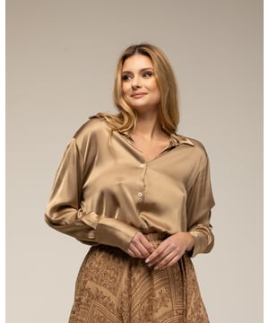 Shirt met zijden knoopsluiting, brede manchetten