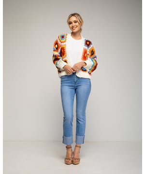 Rechte jeans met uitlopende omgeslagen zomen