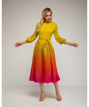 Midi-jurk met crinckles en coupenaden in de taille