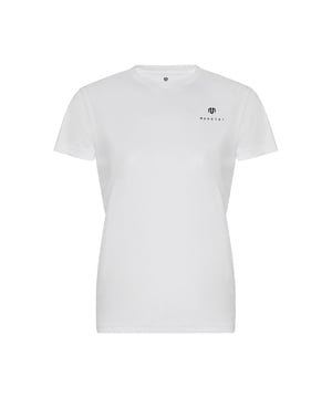 Nuestra camiseta de alto rendimiento más ligera impresiona por su aspecto limpio y su funcionalidad deportiva.
El material ultraligero ofrece la máxima libertad de movimiento y una sensación de ligereza.
Un discreto logotipo en el pecho da a la camiseta un toque elegante.
Ideal para entrenamientos intensivos y días calurosos: tu nueva compañera de confort con estilo.