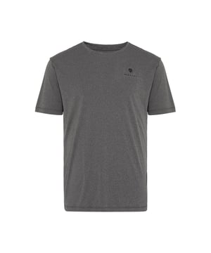 Nuestra camiseta de alto rendimiento más ligera impresiona por su aspecto limpio y su funcionalidad deportiva.
El material ultraligero ofrece la máxima libertad de movimiento y una sensación de ligereza.
Un discreto logotipo en el pecho da a la camiseta un toque elegante.
Ideal para entrenamientos intensivos y días calurosos: tu nueva compañera de confort con estilo.