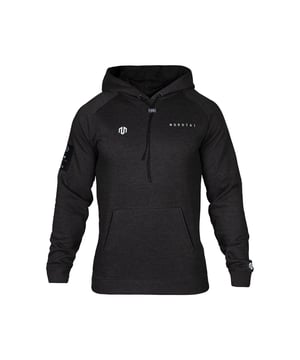 De Paris Basic Hoodie combineert zacht fleece materiaal met een strakke, minimalistische esthetiek voor een moderne alledaagse look.
De verstelbare capuchon met transparante stoppers en de ruime kangoeroezak bieden zowel functie als stijl.
Een subtiele MOROTAI print op de mouwboorden maakt een minimalistisch merkstatement.
Ideaal voor ontspannen dagen thuis of onderweg - een basic met stijlvolle verfijning.