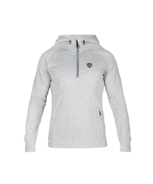 Der Neotech Zip Hoodie überzeugt mit weichem Fleece-Material, verstellbarer Kapuze und wärmender Kängurutasche mit Reißverschlüssen.
Daumenlöcher an den Bündchen sorgen für zusätzlichen Schutz und eine sportliche Silhouette.
Reflektierende Zipper setzen dezente Akzente und bieten Sichtbarkeit bei schlechten Lichtverhältnissen.
Perfekt für Alltag, Training oder entspannte Momente – ein durchdachter Allrounder mit cleanem Design.
