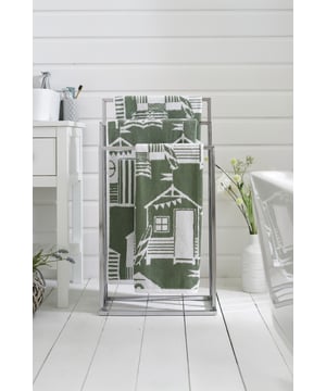 Elevate your bathroom with this premium 550gsm yarn-dyed jacquard towel, crafted from 100% cotton for a plush, absorbent, and ultra-soft feel. Designed for both style and function, its intricate pattern showcases a charming coastal-inspired motif, adding a sophisticated touch to your space. Available in two serene hues, chambray and olive, this towel blends seamlessly with any décor. Experience the perfect balance of luxury and practicality with this beautifully designed essential.