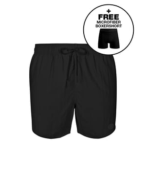 Los bañadores de Muchachomalo se ajustan perfectamente y están hechos con materiales de alta calidad para un confort y durabilidad óptimos. Con una cintura elástica y cordones ajustables para un ajuste perfecto.    **Especificaciones**   • 1 bañador + 1 bóxer   • Ajuste normal   • 100% poliamida    **Cuidado**   • Lavar a 30 grados   • No usar secadora   • Planchar a temperatura media (2 puntos)    **¿Por qué Muchachomalo?**   Muchachomalo solo trabaja con fábricas certificadas por BSCI y OEKO-TEX. Estas fábricas tienen como objetivo mejorar continuamente las condiciones laborales. Defienden el derecho a la formación de sindicatos, garantizan condiciones de trabajo seguras y están en contra del trabajo forzado y el trabajo infantil. Además, permiten a los consumidores y empresas tomar decisiones responsables para proteger nuestro planeta para las futuras generaciones.