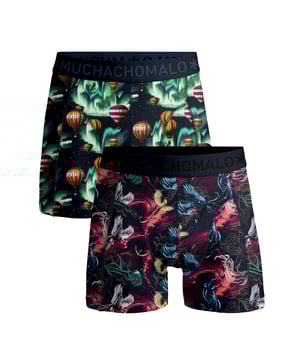Die Boxershorts/Unterhosen von Muchachomalo sitzen wie angegossen und sind aus hochwertiger Baumwolle gefertigt. Ein weiches, elastisches Logobündchen aus Mikrofasermaterial sorgt für zusätzlichen Komfort.  Spezifikationen • Normale Passform • Flach genähte Nähte für zusätzlichen Komfort • Weiches Bündchen mit dem Muchachomalo-Logo  Pflege • Waschbar bei 30 Grad • Nicht im Trockner trocknen • Bügeln bei mäßiger Temperatur (2 Punkte)  Warum Muchachomalo? Muchachomalo arbeitet nur mit Fabriken, die BSCI- und OEKO-TEX-zertifiziert sind. Diese Fabriken haben es sich zum Ziel gesetzt, die Arbeitsbedingungen kontinuierlich zu verbessern. Sie setzen sich für das Recht auf die Bildung von Gewerkschaften, sichere Arbeitsbedingungen und gegen Zwangs- und Kinderarbeit ein. Sie ermöglichen es auch Verbrauchern und Unternehmen, verantwortungsvolle Entscheidungen zu treffen, die unseren Planeten für zukünftige Generationen schützen.