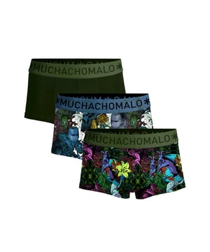 Die Boxershorts/Unterhosen von Muchachomalo sitzen wie angegossen und sind aus hochwertiger Baumwolle gefertigt. Ein weiches, elastisches Logobündchen aus Mikrofasermaterial sorgt für zusätzlichen Komfort.  Spezifikationen • Normale Passform • Flach genähte Nähte für zusätzlichen Komfort • Weiches Bündchen mit dem Muchachomalo-Logo  Pflege • Waschbar bei 30 Grad • Nicht im Trockner trocknen • Bügeln bei mäßiger Temperatur (2 Punkte)  Warum Muchachomalo? Muchachomalo arbeitet nur mit Fabriken, die BSCI- und OEKO-TEX-zertifiziert sind. Diese Fabriken haben es sich zum Ziel gesetzt, die Arbeitsbedingungen kontinuierlich zu verbessern. Sie setzen sich für das Recht auf die Bildung von Gewerkschaften, sichere Arbeitsbedingungen und gegen Zwangs- und Kinderarbeit ein. Sie ermöglichen es auch Verbrauchern und Unternehmen, verantwortungsvolle Entscheidungen zu treffen, die unseren Planeten für zukünftige Generationen schützen.