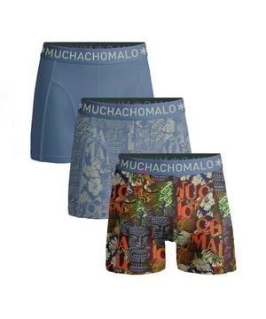 De Boxershorts/Onderbroeken van Muchachomalo zitten als gegoten en zijn gemaakt van hoogwaardig katoen. Een zachte elastische logotailleband van microvezelstof zorgt voor extra comfort. Specificaties • Normale Pasvorm • Vlakke gestikte naden voor extra comfort • Zachte Waistband met het Muchachomalo Logo Onderhoud • Wassen op 30 graden • Niet in de droger • Strijken op matig warme stand (2 stippen) Waarom Muchachomalo? Muchachomalo werkt alleen met fabrieken die BSCI en OEKO-TEX gecertificeerd zijn. Deze fabrieken hebben als doel arbeidsomstandigheden continu te verbeteren. Zij strijden voor het recht op het vormen van een vakbond, veilige werkomstandigheden en zijn tegen dwang- en kinderarbeid. Ook stellen zij consumenten en bedrijven in staat om zelf verantwoordelijke beslissingen te nemen die onze planeet beschermen voor de toekomstige generaties.
