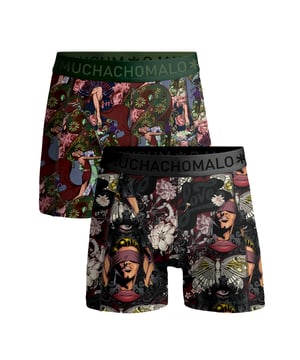 Die Boxershorts/Unterhosen von Muchachomalo sitzen wie angegossen und sind aus hochwertiger Baumwolle gefertigt. Ein weiches, elastisches Logobündchen aus Mikrofasermaterial sorgt für zusätzlichen Komfort.  Spezifikationen • Normale Passform • Flach genähte Nähte für zusätzlichen Komfort • Weiches Bündchen mit dem Muchachomalo-Logo  Pflege • Waschbar bei 30 Grad • Nicht im Trockner trocknen • Bügeln bei mäßiger Temperatur (2 Punkte)  Warum Muchachomalo? Muchachomalo arbeitet nur mit Fabriken, die BSCI- und OEKO-TEX-zertifiziert sind. Diese Fabriken haben es sich zum Ziel gesetzt, die Arbeitsbedingungen kontinuierlich zu verbessern. Sie setzen sich für das Recht auf die Bildung von Gewerkschaften, sichere Arbeitsbedingungen und gegen Zwangs- und Kinderarbeit ein. Sie ermöglichen es auch Verbrauchern und Unternehmen, verantwortungsvolle Entscheidungen zu treffen, die unseren Planeten für zukünftige Generationen schützen.