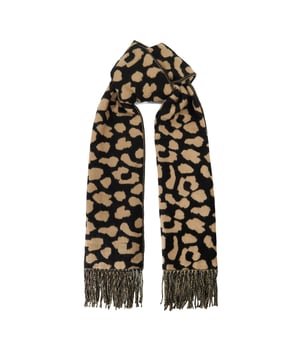 Embrace the wild side of winter with our Lylao scarf, a must-have on chilly days. Combining a timeless animal print with a playful fringe trim, this chic accessory adds a touch of untamed elegance to any outfit. Crafted from luxuriously soft fabric and boasting a neutral Dune London patch, Lylao provides the perfect blend of style and warmth.