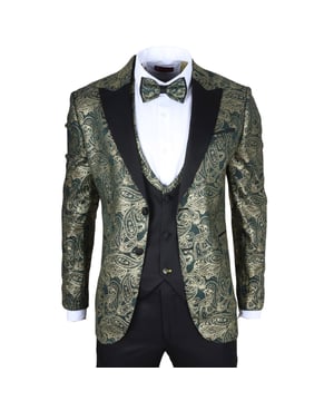 Valt op met dit opvallende driedelige tuxedopak, ontworpen om elegantie met een gedurfde twist te bieden. De op maat gemaakte groene blazer is versierd met weelderige gouden paisley-details, wat een luxueuze afwerking geeft die perfect is voor bruiloften, feesten en formele evenementen. Een zwarte gilet met gouden paisley-accenten voegt balans en flair toe, terwijl de bijpassende zwarte broek de strakke silhouet compleet maakt. Afgerond met een bijpassende vlinderdas die het gouden paisley-thema weerspiegelt, brengt dit pak stijl, coördinatie en zelfvertrouwen samen. Gemaakt van een comfortabele polyester-lycra mix voor een flatterende en flexibele pasvorm.

Belangrijkste Kenmerken:

Groene Blazer: Op maat gemaakt met gouden paisley-details, elegant en statement-waardig

Zwarte Gilet: Versterkt met gouden paisley-accenten voor een gecoördineerde afwerking

Zwarte Broek: Op maat gesneden, complementeert de blazer en het gilet

Vlinderdas Inclusief: Bijpassend ontwerp om het gouden paisley-thema compleet te maken

Materiaal: 97% Polyester, 3% Lycra – lichtgewicht met stretch voor comfort
