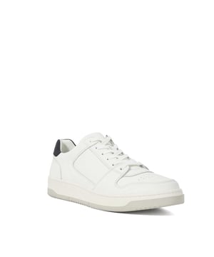 Designed for men who appreciate understated styles, Til is a must-have staple this season. Crafted from premium leather, these contemporary trainers feature a sleek lace-up fastening and a durable rubber sole for long-lasting comfort. With a focus on quality craftsmanship and modern versatility, Til is the perfect go-to for effortless everyday wear.