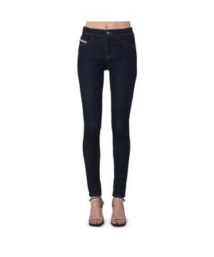Diesel 2017 Slandy Skinny-Fit Jeans voor dames. Skinny fit met een medium taille en super-skinny pijp gesneden tot op de enkel. Ontworpen om extra veelzijdig te zijn. Deze superstretch denim is gemaakt van organisch katoen en maakt deel uit van Diesels DNA-selectie van essentiële wassingen. De middenblauwe tint is licht behandeld om snorharen en schaduweffecten te creëren waardoor het kledingstuk er natuurlijk gebruikt uitziet. Materiaal: 79% Katoen, 17% Modal, 3% Elastomultiester, 1% Elastaan. Ref: A04108Z9C1801.
