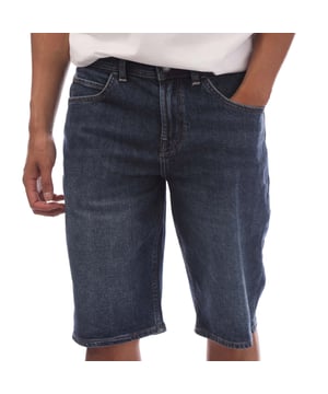 Mens Timberland Denim Shorts in blue.- Button-and-fly closure.- Classic five-pocket.- Leather badge.- Regular fit.- 99% Cotton  1% Elastane.- Ref: A6DZBA111
