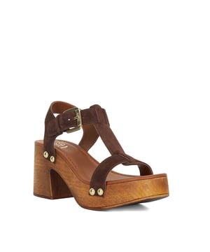 Looking for a pair of block heel sandals that turns heads? Jaynie is the answer. With an open toe and secure clasp fastening, these sandals are perfect for everything from daytime outings to evening events. Wear with floaty dresses, denim shorts, or linen sets for a cool and breezy summertime look.
