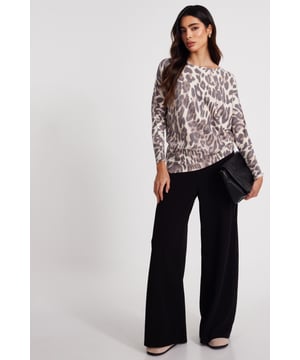 - Knit finish - Leopard print - Batwing sleeves - Longline - Relaxed fit - Model height: 5'9" - Model wears uk 8 / us 4 / eur 36 - Always check the care wash label - Cool hand wash with mild detergent