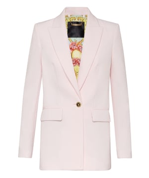 Herontdek een androgyne look met deze mannelijk gesneden blazer van viscosecady. Een enkele sierknoop vormt het middelpunt van het kledingstuk. Twee zakken met klep en de hoge revers zijn slechts enkele van de details die bijdragen aan de flair. De binnenkant is gevoerd met een pastelkleurige stof met sjaalprint.
